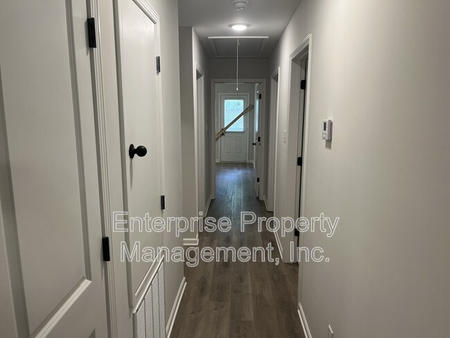Building Photo - 4503 Suncrest Dr