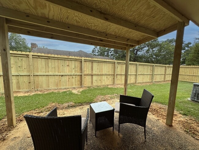 Building Photo - 5805 Sidney Dr