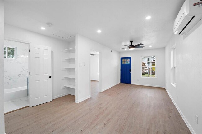 Building Photo - 3521 McIlhenny St