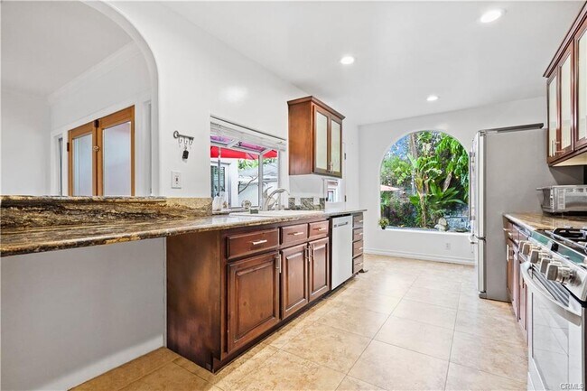 Building Photo - 5362 Yolanda Ave