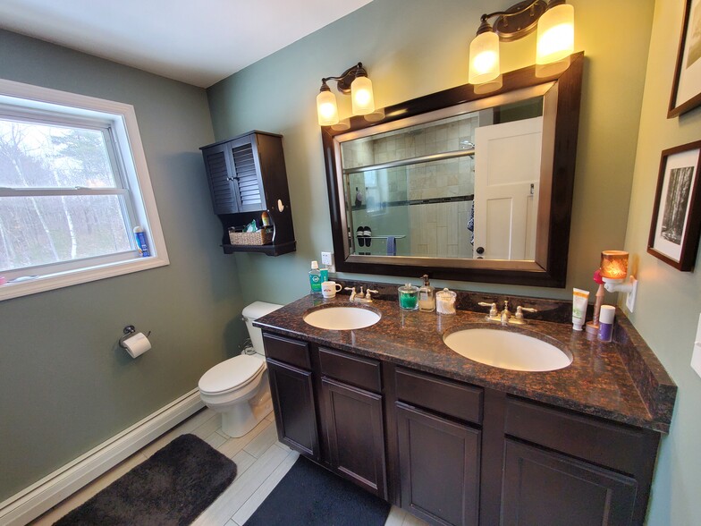 Master bath - 117 Cemetery Rd