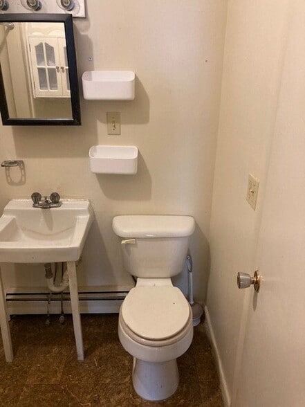 Building Photo - 3325 N Main St