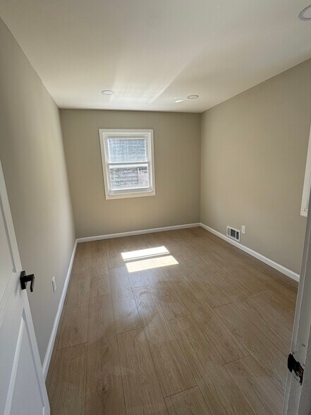 Building Photo - 160 Boston Ave