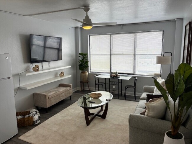 Building Photo - 311 W Ashley St