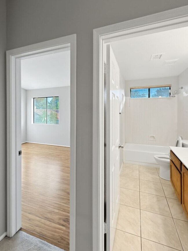 Building Photo - Location! Location! Beautiful 4 Bedroom/ 3 Bath Home! Ray/Kyrene