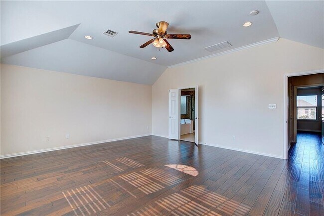 Building Photo - 2601 Mirasol Loop