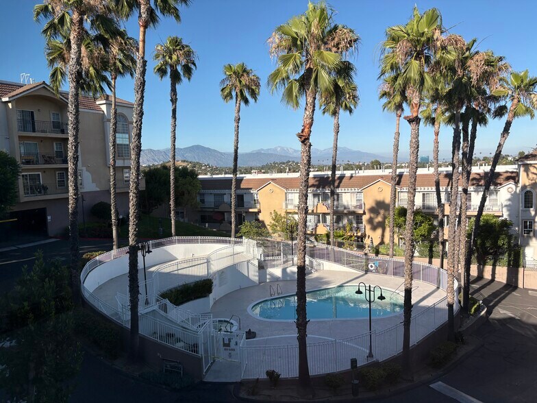 Pool and Spa - 4750 Templeton St