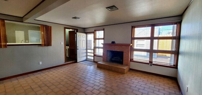 Building Photo - Immaculate renovated Mid Century with all ...
