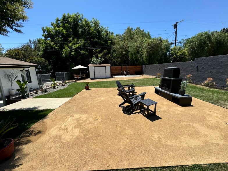 Building Photo - 10601 Foothill Blvd