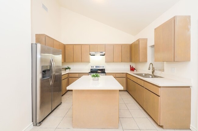 Building Photo - 1511 Don Camilo Blvd