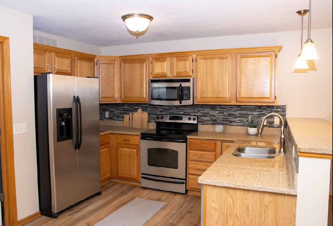 Building Photo - 8248 S 85th St