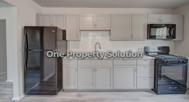 Building Photo - 1062 Hovey St