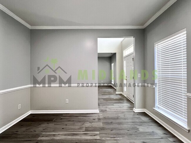 Building Photo - 523 Whitewater Dr