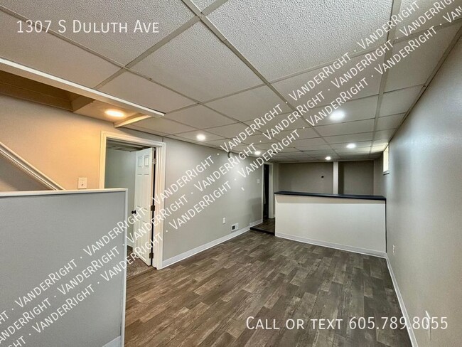 Building Photo - 1307 S Duluth Ave