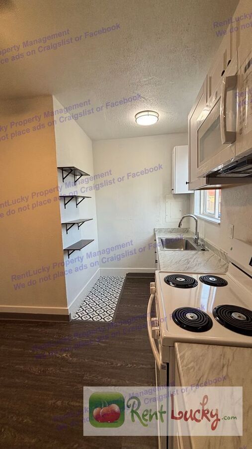 Building Photo - 3116 1/2 N 8th St-