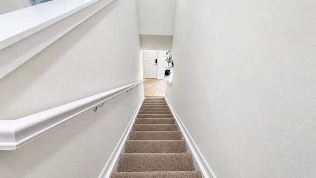 Building Photo - 16454 Helix Ct