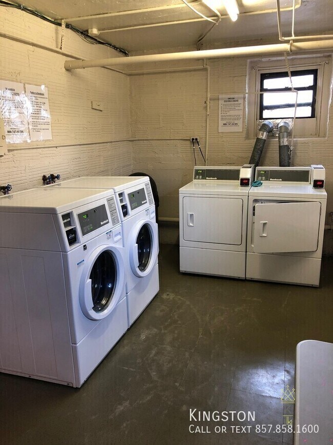 Building Photo - 126 Babcock St