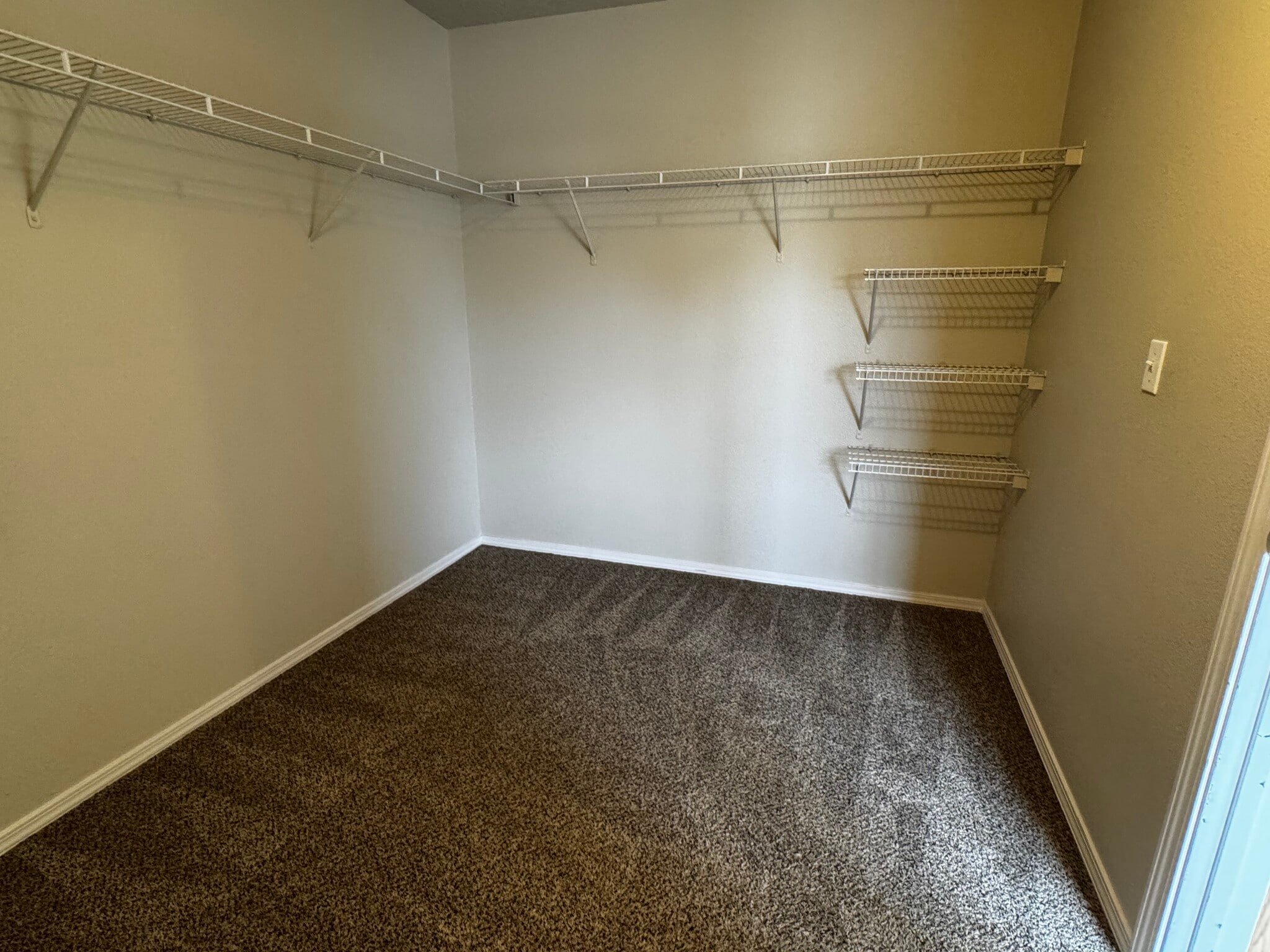 Building Photo - 172 W Tehuti Ct