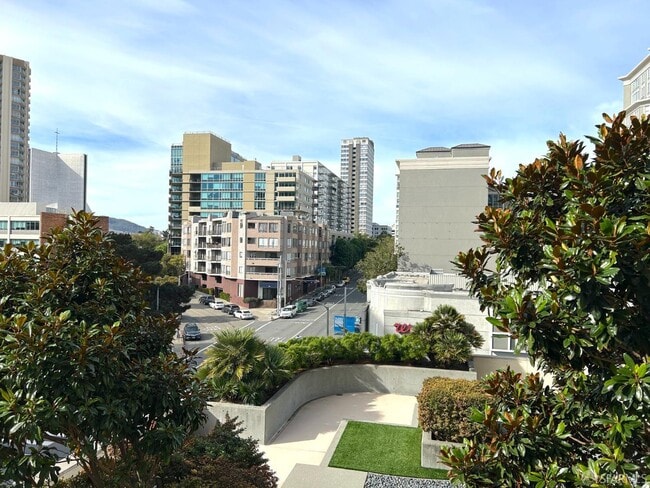 Building Photo - 1 Daniel Burnham Ct