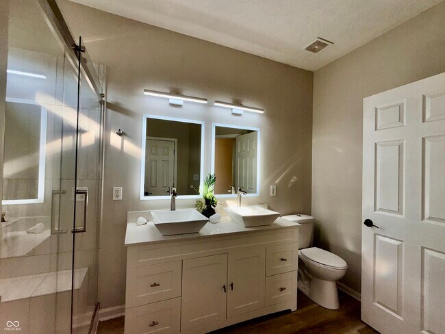 Building Photo - 13926 Forum Meadows Dr