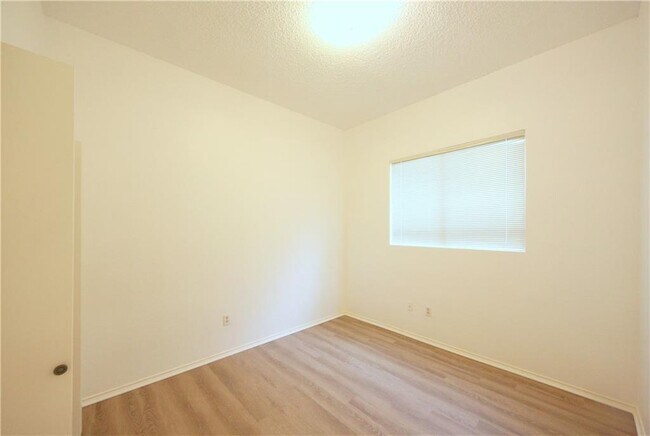 Building Photo - 8200 Cahill Dr
