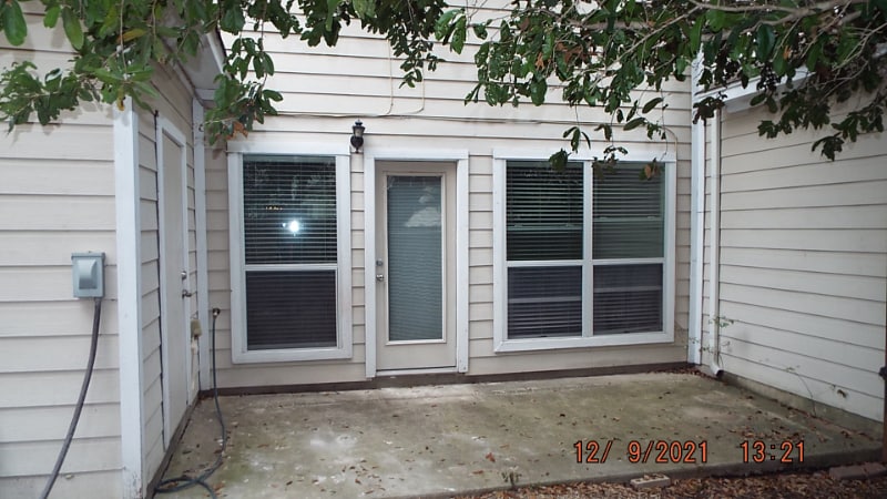 Building Photo - 4132 St Charles Bay