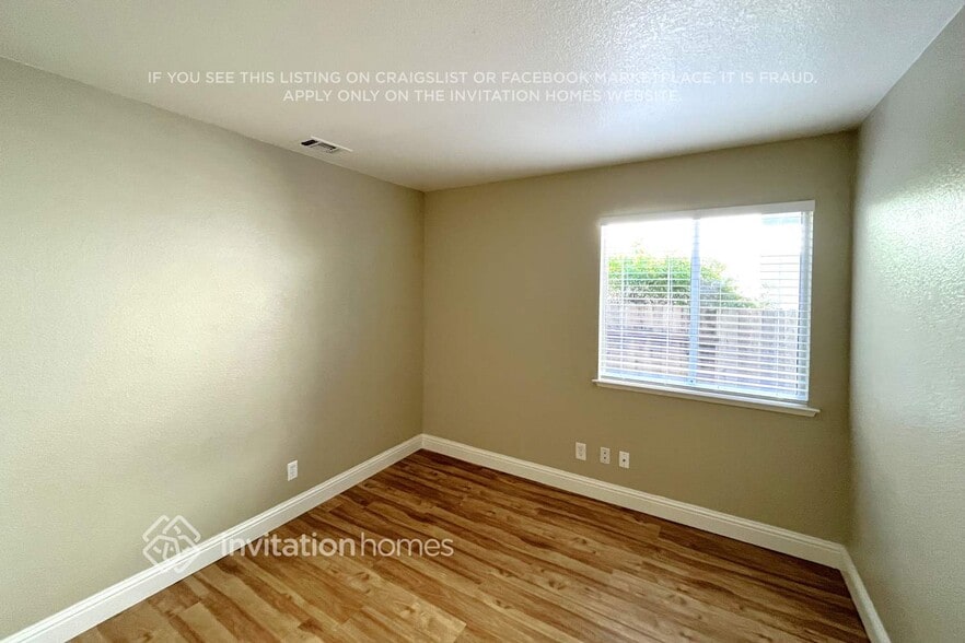 Building Photo - 2522 Drummond Dr