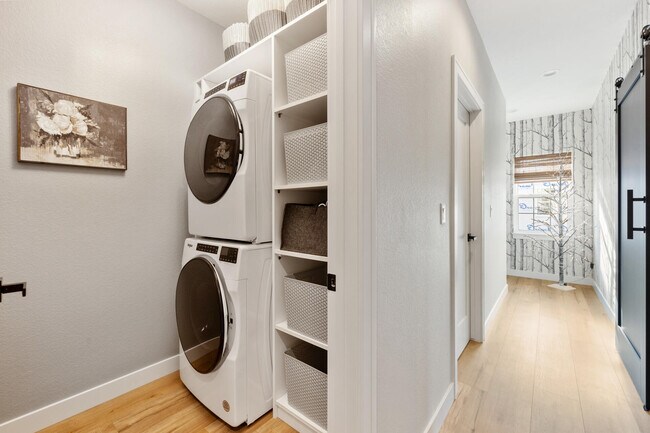 Building Photo - 1870 Woodland Way