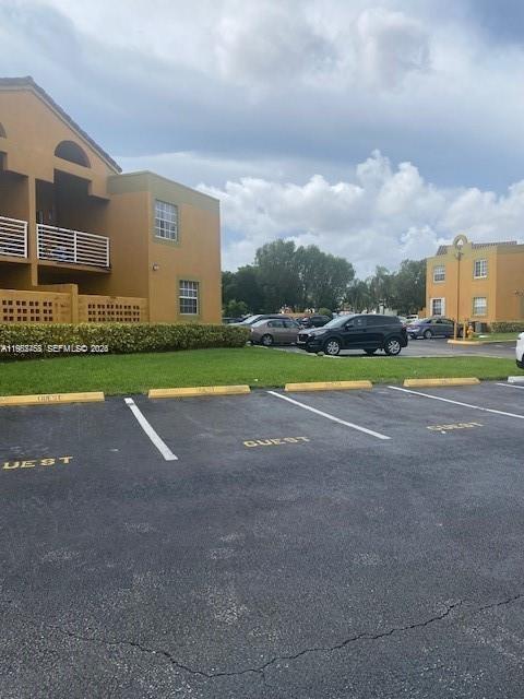 Building Photo - 9701 Fontainebleau Blvd