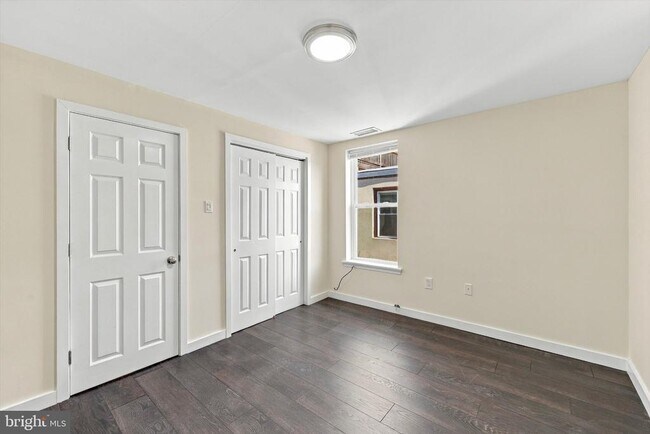 Building Photo - 1716 Mt Vernon St