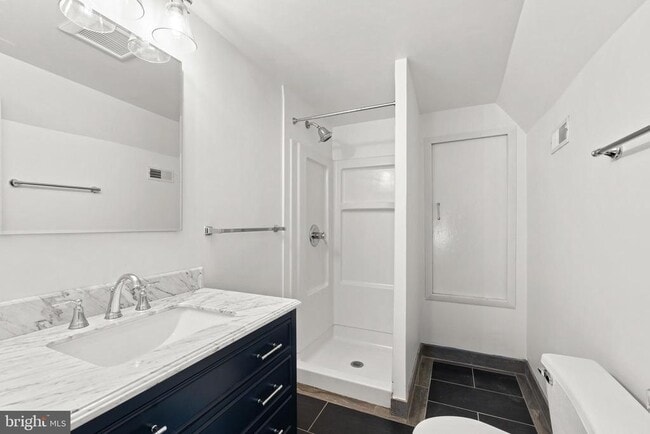 Building Photo - 2814 Bellevue Terrace NW