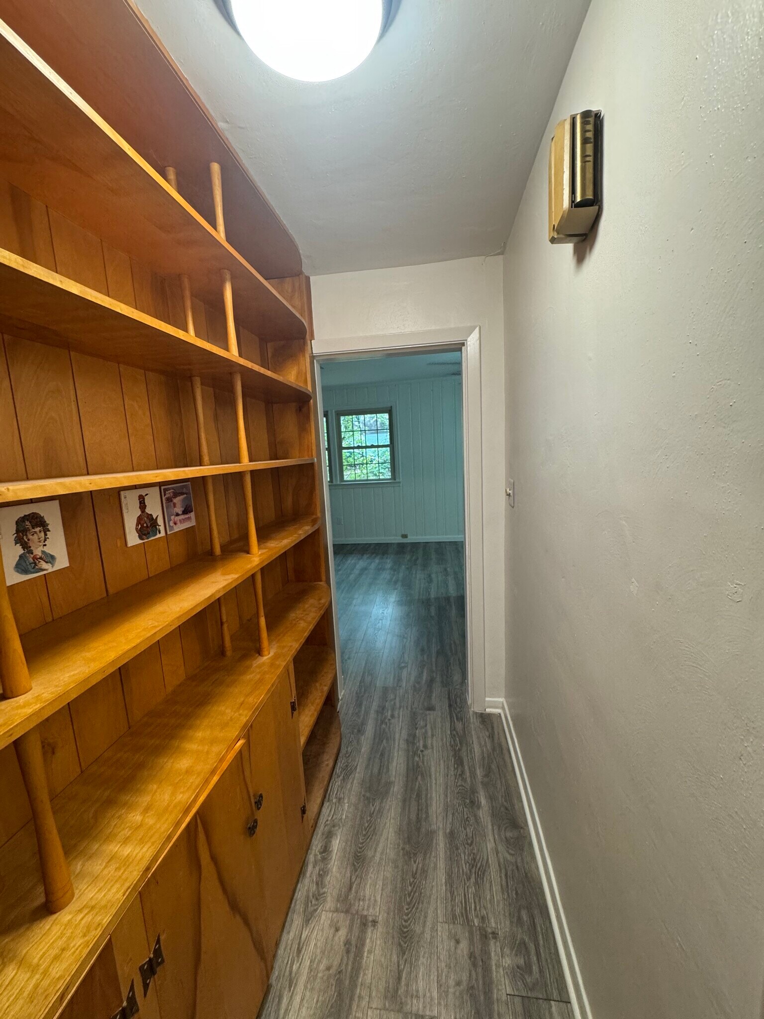 Building Photo - 29 Moores Ln S