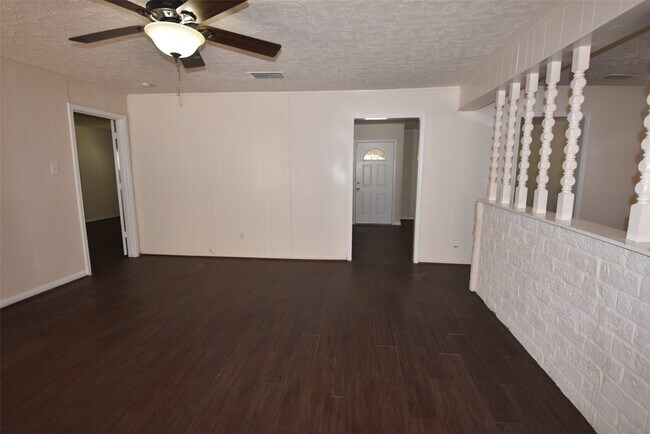 Building Photo - 11903 Sagecliff Dr