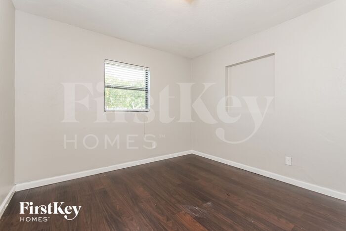 Building Photo - 7706 Aviano Ave
