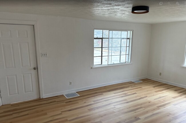 Building Photo - 1749 Stewart Blvd