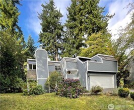 Building Photo - 4Bd/2.5Ba Kirkland House