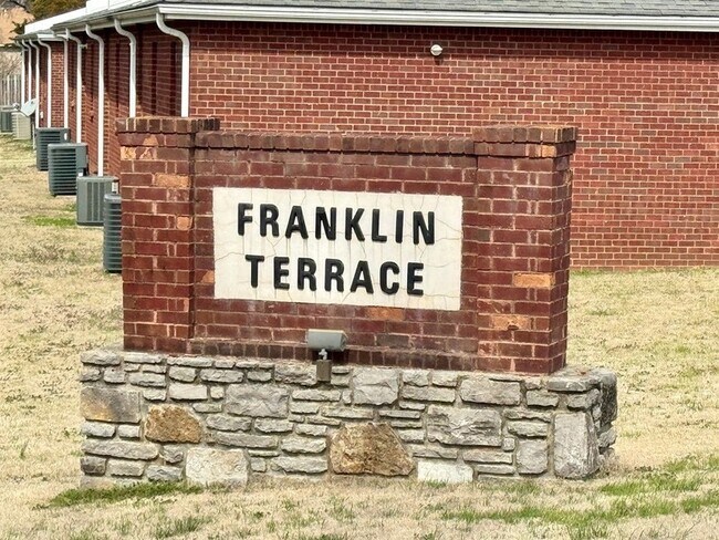 Building Photo - 345 Franklin Terrace