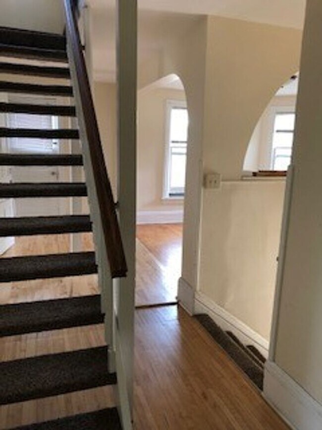 Building Photo - 1628 Winnebago St