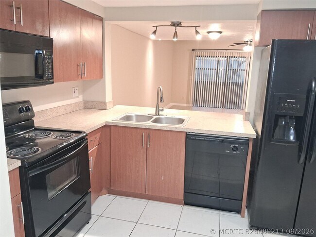 Building Photo - 4669 NW 89th Ave
