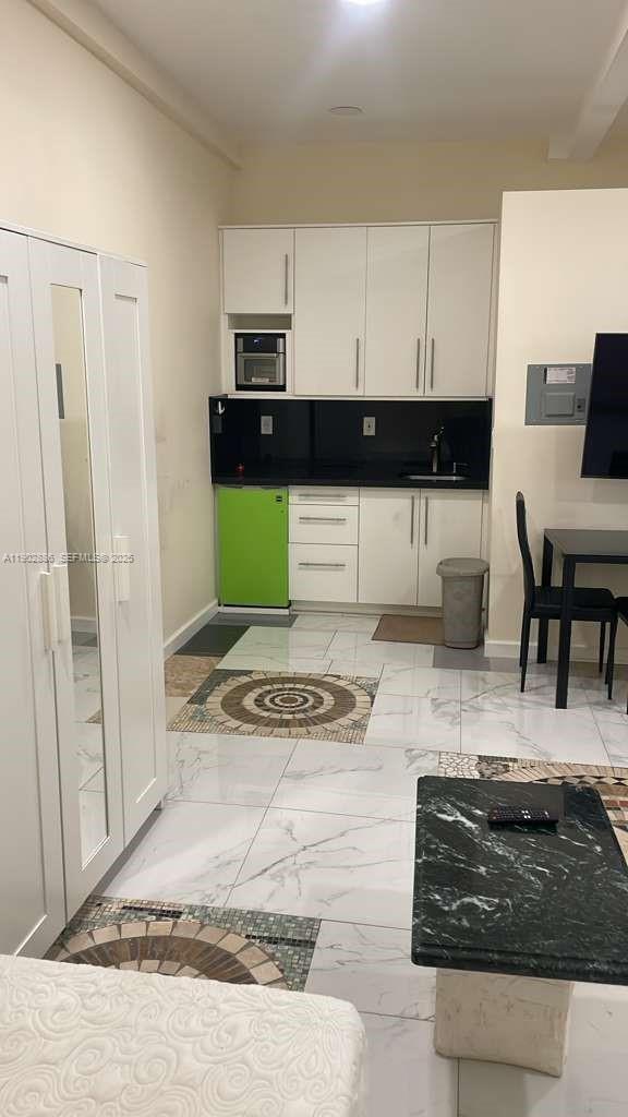 Building Photo - 1150 Normandy Dr