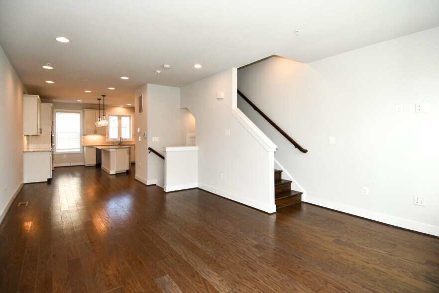 Building Photo - 2421 Auden Dr