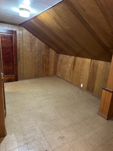 Building Photo - 616 Dekalb St