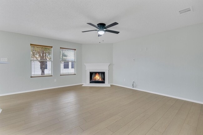 Building Photo - 131 Sandlewood Dr