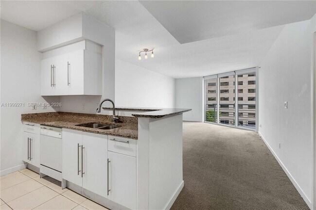 Building Photo - 335 S Biscayne Blvd