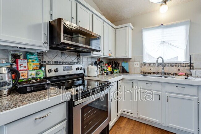 Building Photo - 10034 Bayley Ct