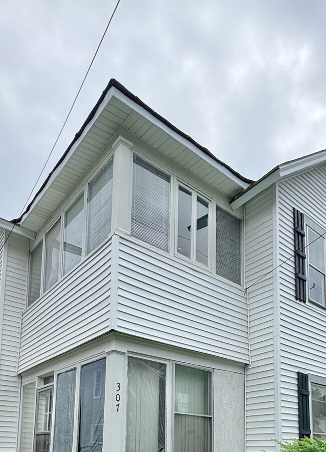 Primary Photo - 307 South Ave