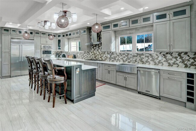 Building Photo - 120 Majestic Dr