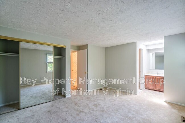 Building Photo - 355 GUNDRY Dr