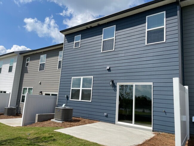 Building Photo - 104 Founders Dr