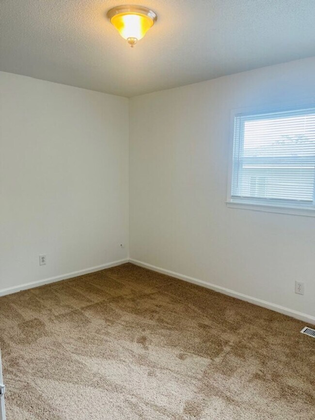 Building Photo - VIRGINIA BEACH - OCEANFRONT FOR RENT!
